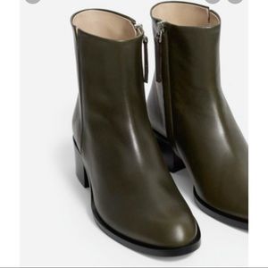 Theory NWT gloss slit boot in olive green